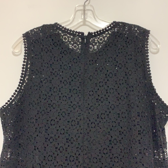 Hazel Black Lace Sleeveless Blouse - Picture 7 of 8